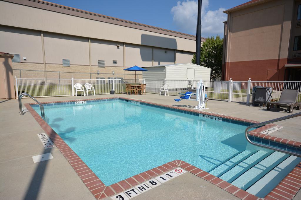 Comfort Inn & Suites Trussville I-59 Exit 141 Buitenkant foto