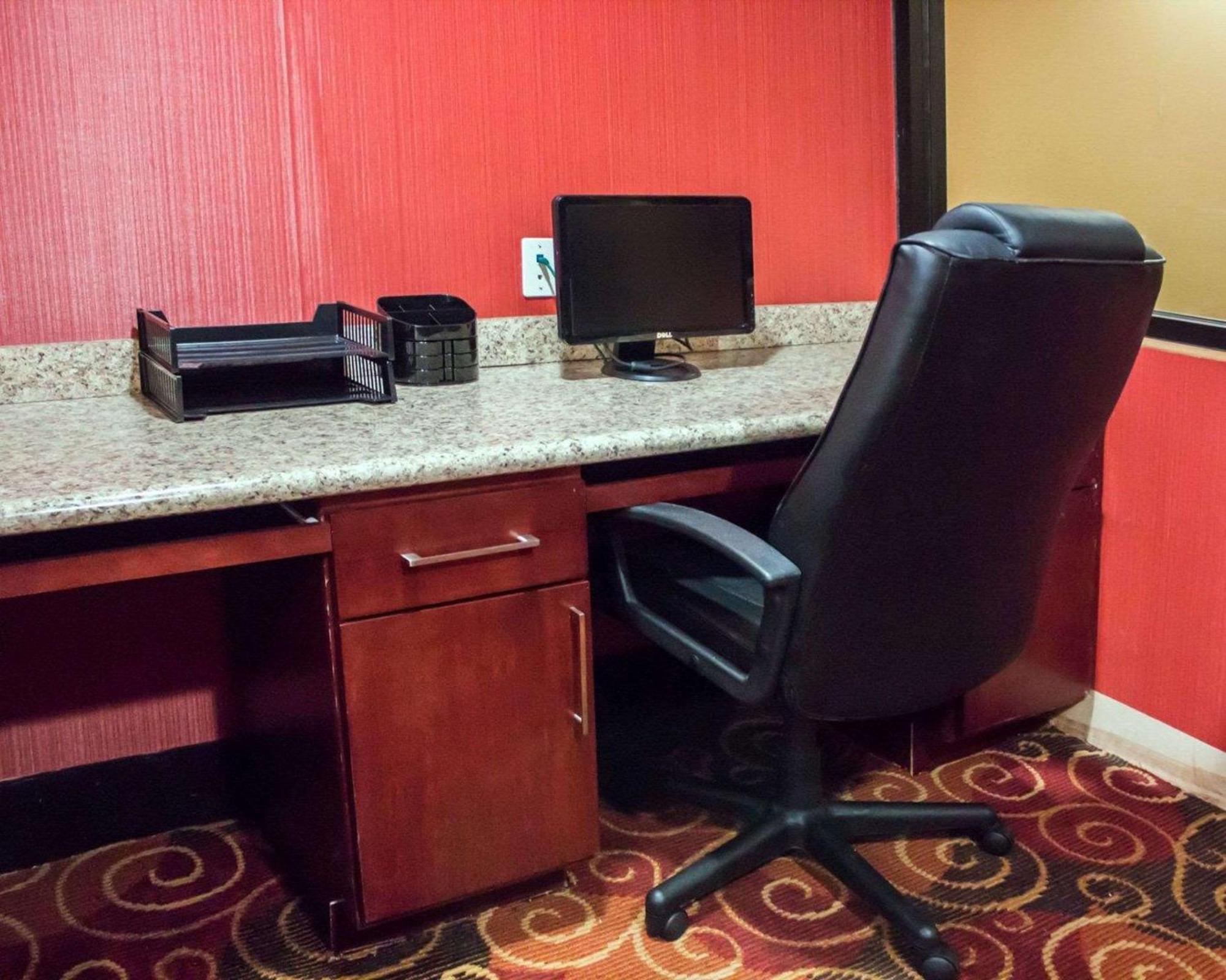 Comfort Inn & Suites Trussville I-59 Exit 141 Buitenkant foto